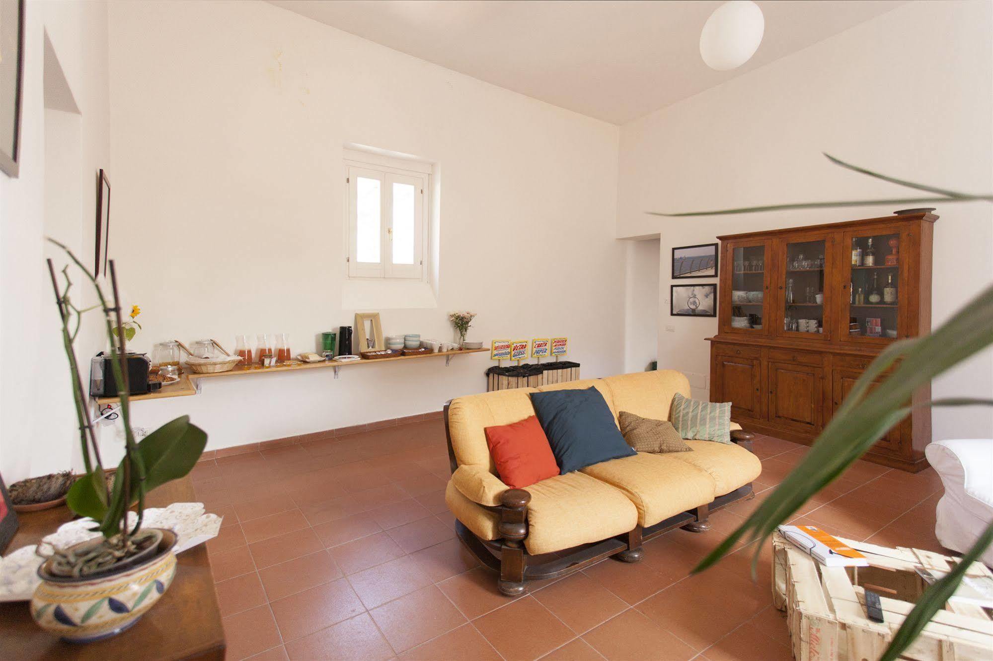 เดอะ เชิรฺช เบด แอนด์ เบรคฟาสต์ เนเปิล Bed & Breakfast เนเปิลส์ ภายนอก รูปภาพ